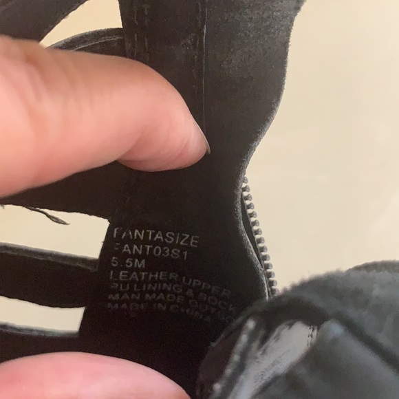 Steve Maden black shoes. - Picture 5 of 6